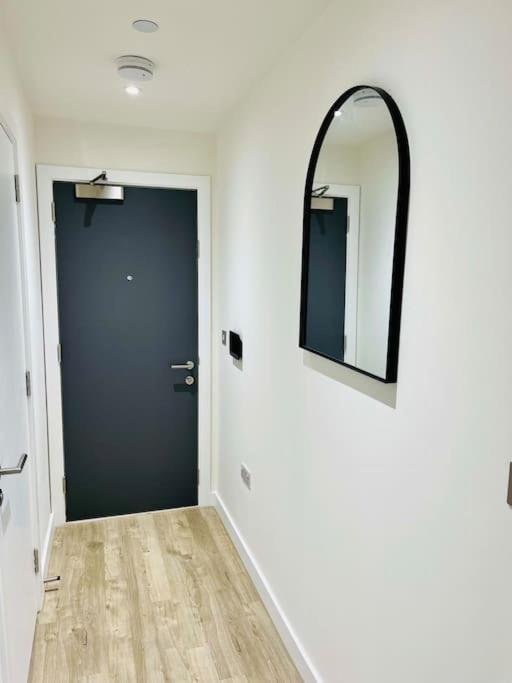 Modern One Bedroom Apartment Near Old Trafford Stadium Manchester Exteriör bild