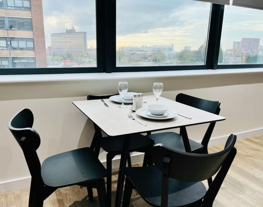 Modern One Bedroom Apartment Near Old Trafford Stadium Manchester Exteriör bild