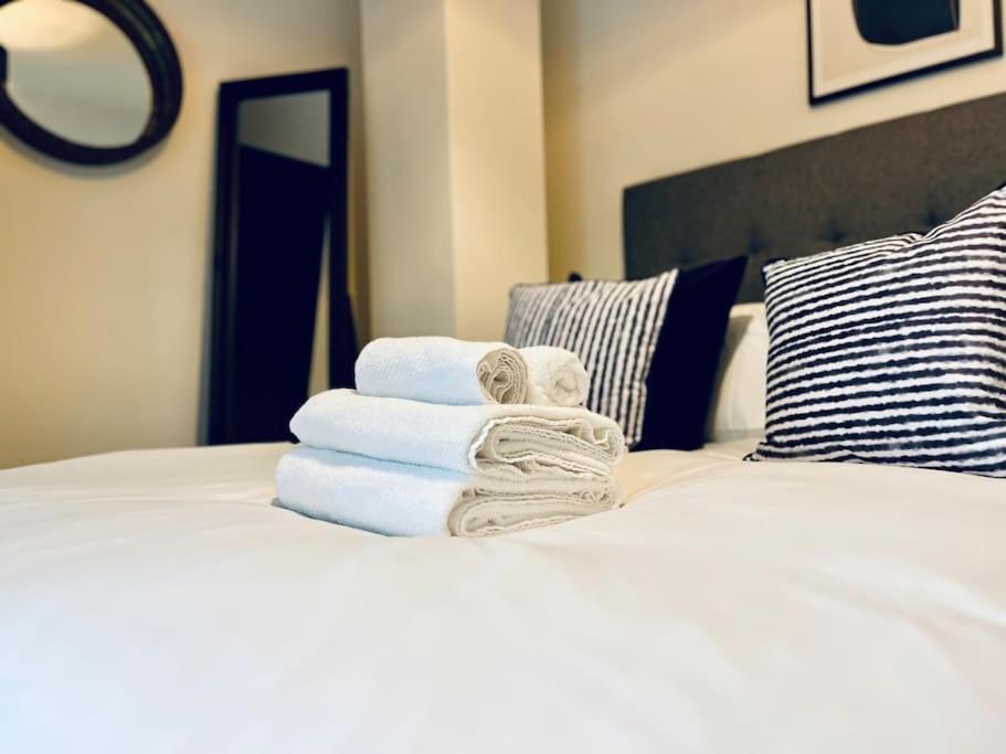 Modern One Bedroom Apartment Near Old Trafford Stadium Manchester Exteriör bild