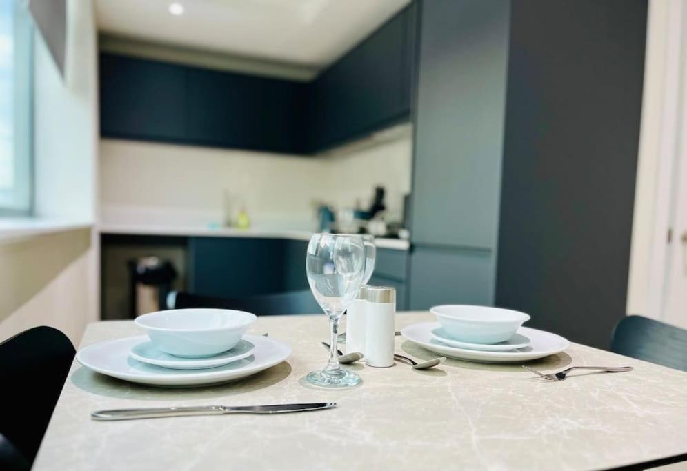 Modern One Bedroom Apartment Near Old Trafford Stadium Manchester Exteriör bild