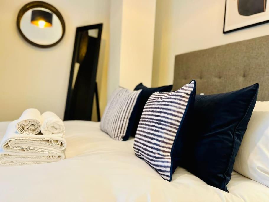 Modern One Bedroom Apartment Near Old Trafford Stadium Manchester Exteriör bild